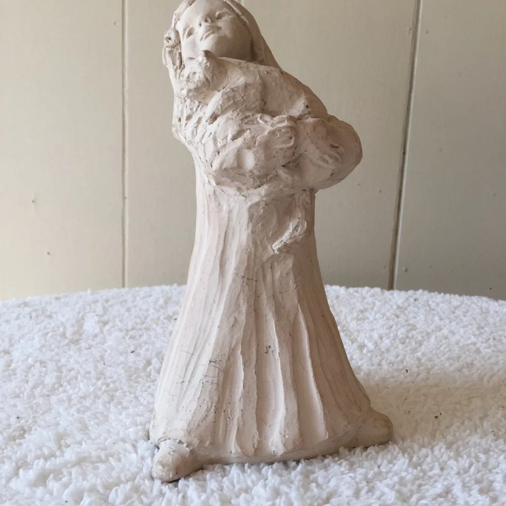 Vintage Dee Crowley Figurine/ Sculpture of Girl w Cat, Bright Eyes Colle…